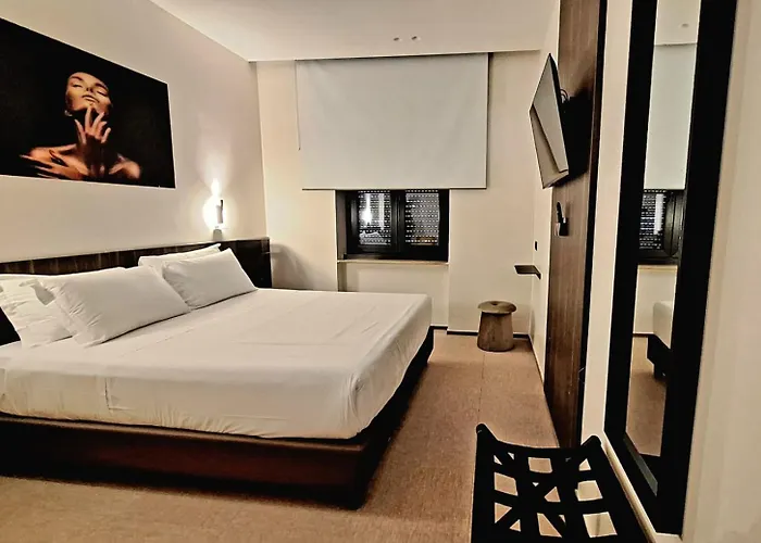 Western Revolution Hotel