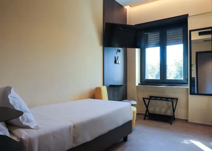 Hotel Western Revolution